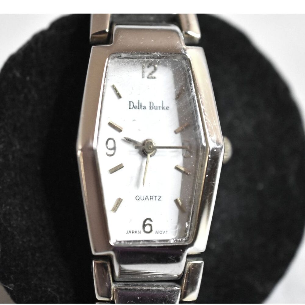 Vintage Delta Burke Quartz Classic Silver Tone Link Band New Battery Watch